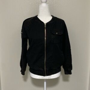 NWT: Women’s Chaser Jacket🌺